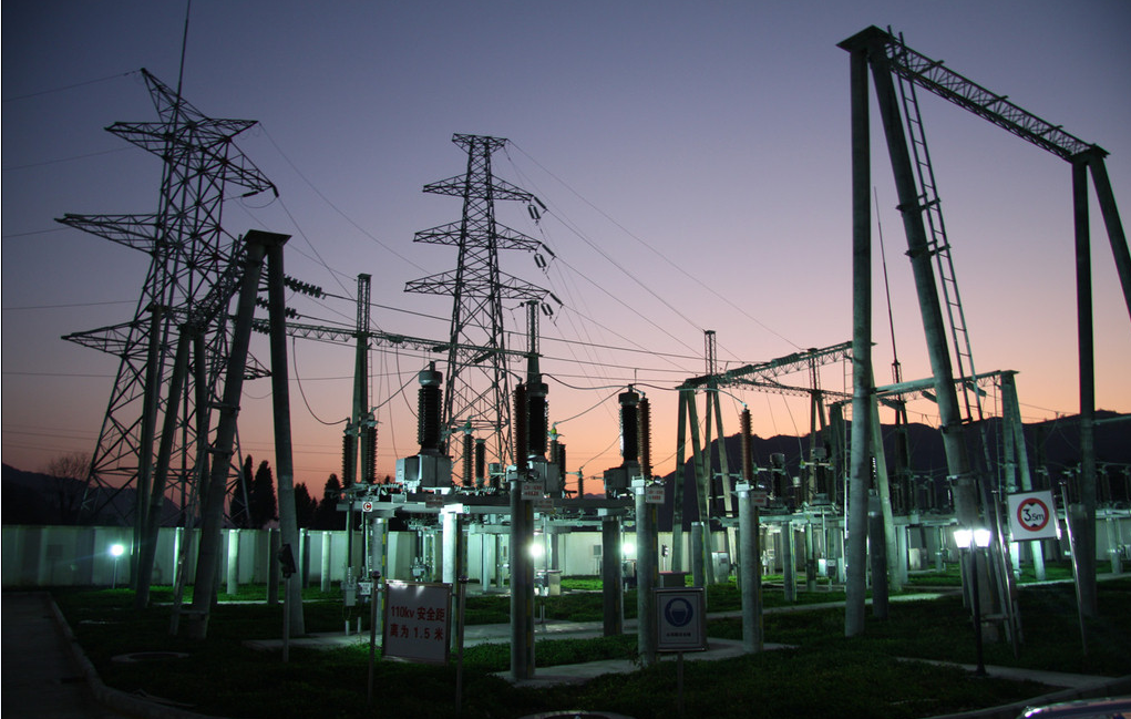 保定伊諾爾電氣出口印尼發(fā)電機(jī)中性點(diǎn)電阻柜順利發(fā)貨，將于13日抵達(dá)上海港進(jìn)倉(cāng)裝船
